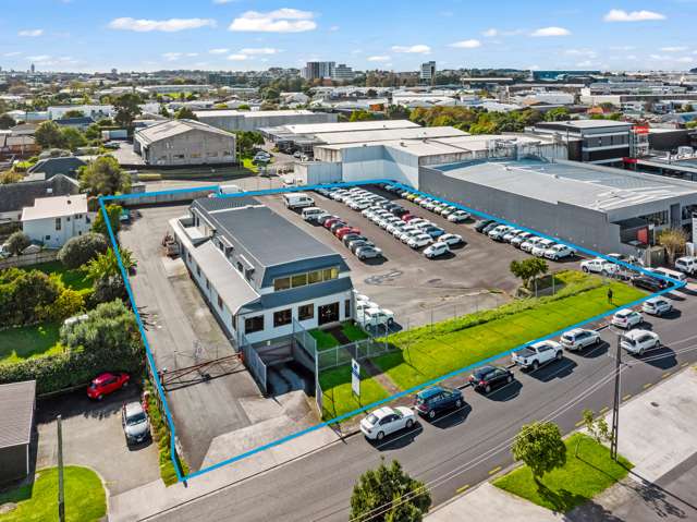Vacant, under-developed property in Penrose