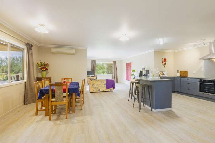 345 White Road Waipawa_5