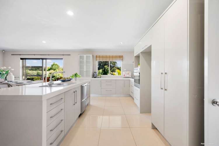 64 Salford Crescent Flat Bush_7