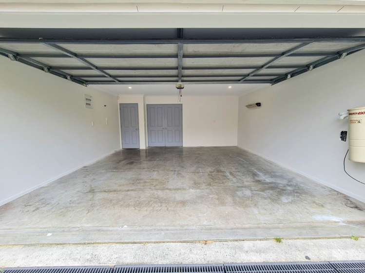 Arrowsmith Drive Flat Bush_30