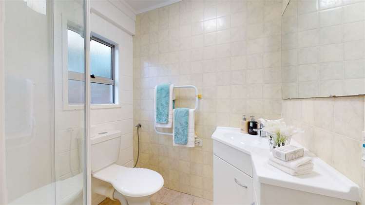 1/10a Commodore Parry Road Castor Bay_10