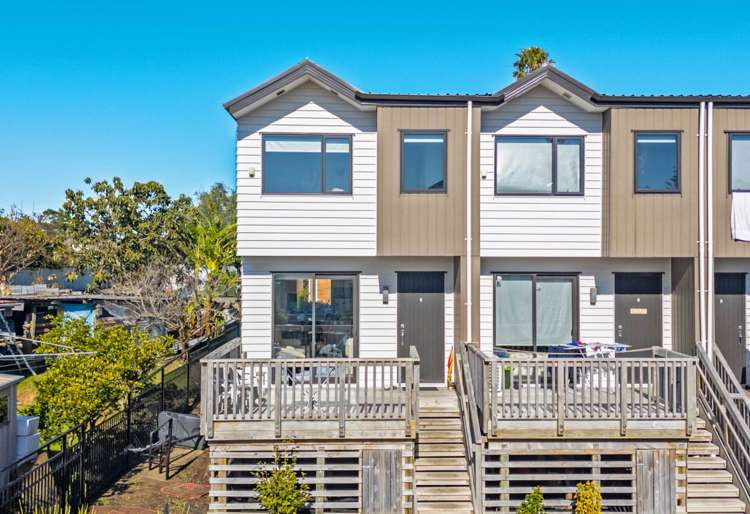 1/15 Rush Place Mangere East_11