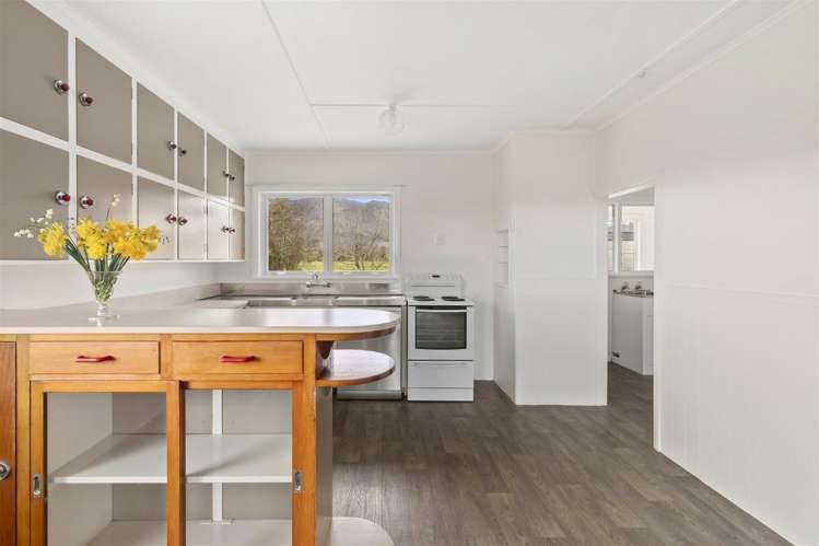 208 Abel Tasman Drive Takaka_10