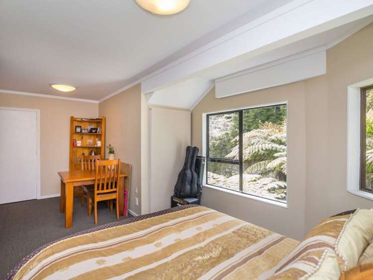 7c Tiniroa Grove Silverstream_16
