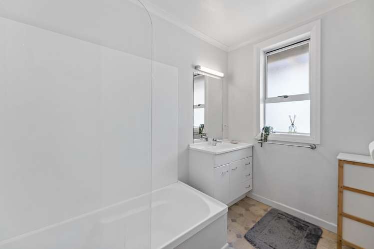 66 Hocken Street Kenmure_12