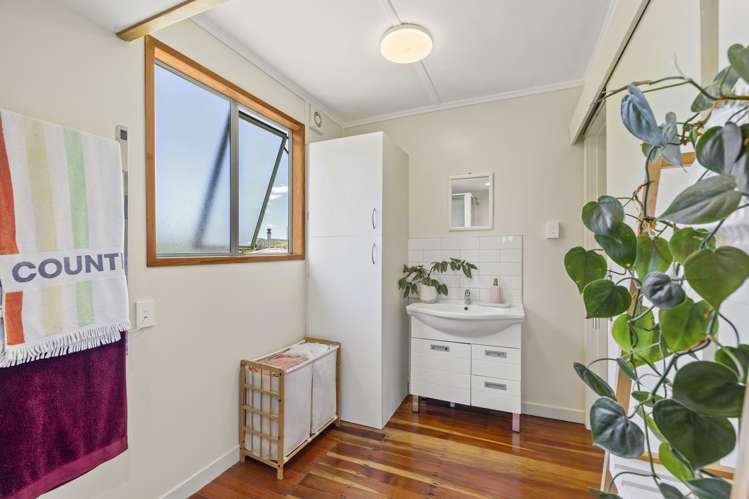 10a Marine Parade Raglan_32