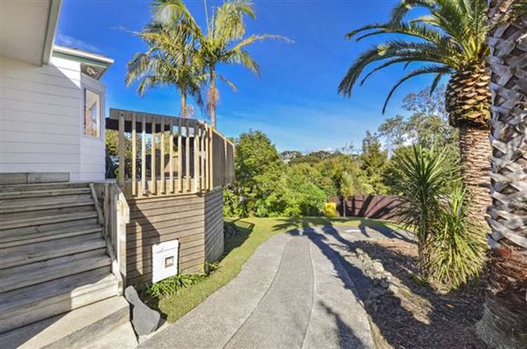 8 Tree View Avenue Glenfield_31