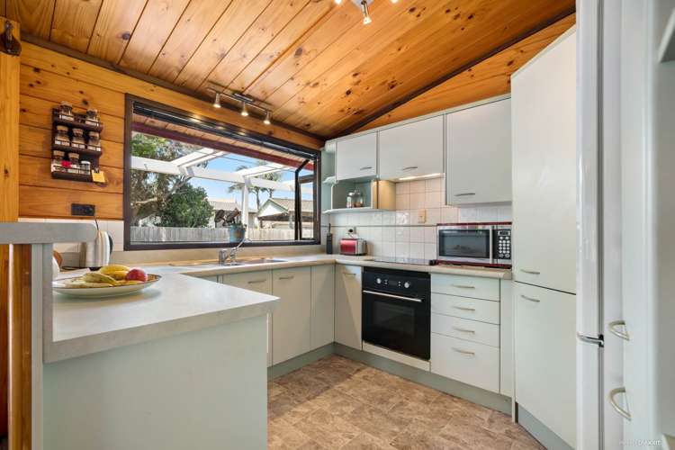 16 Sunningdale Street Wattle Downs_6