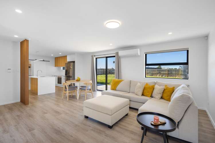 2 Ealing Lane Darfield_17