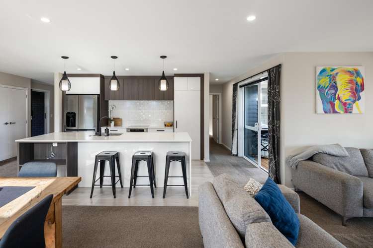 15 Hyatt Close Leamington_14