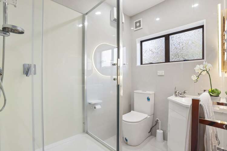 1 Sunrise Lane Te Atatu South_17