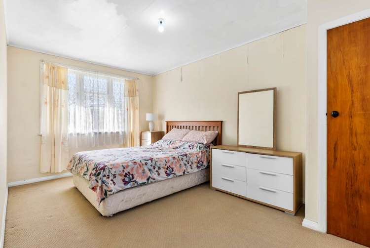 35 Waipapa Crescent Otara_6