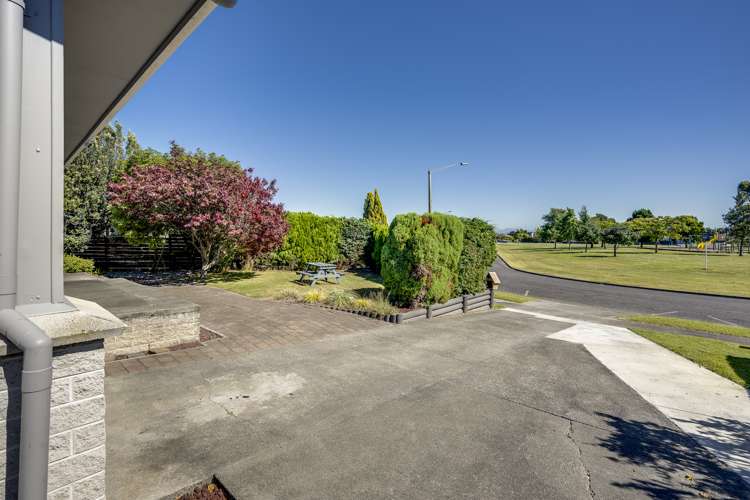 17 Lichfield Crescent Tamatea_19