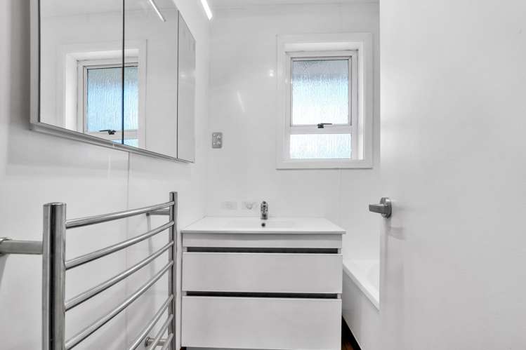 86 Brecon Road Stratford_11