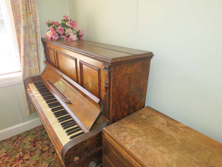 21 Grey Road Reefton_12