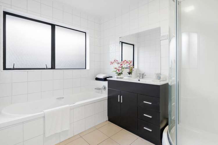 26 Summermist Drive Northpark_19