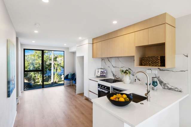 Freehold 3 Bdrm, 2 Bthrm Brand New Home With View