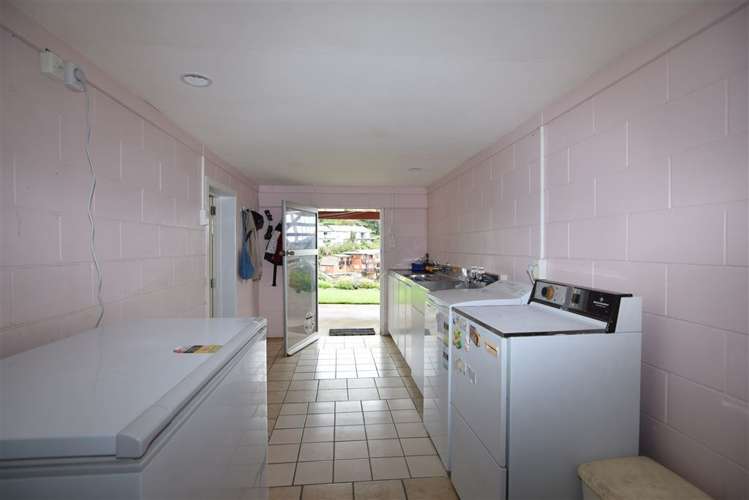 10 Pine Grove Tairua_17