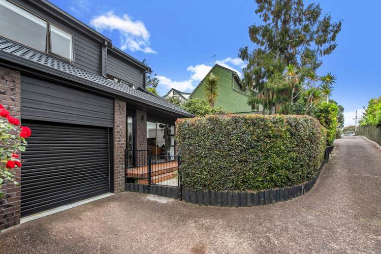 3/8a West Lynn Road Titirangi_1