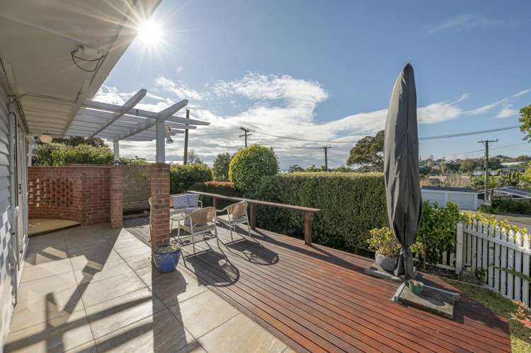 27 Colmar Road Mellons Bay_5