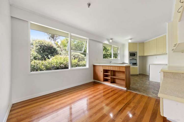 16 Derwent Crescent Titirangi_11