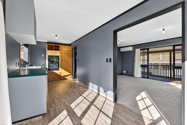 52 Antrim Crescent Wainuiomata_3