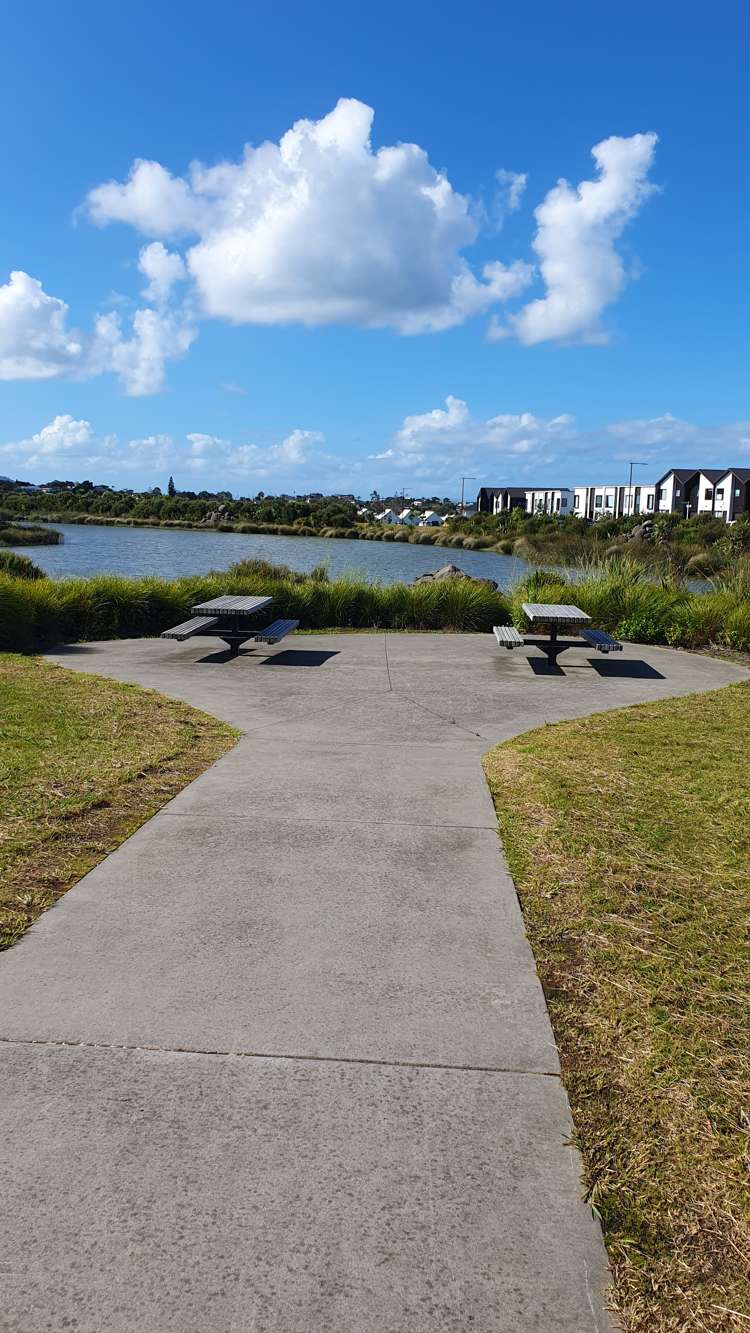 76 Symes Drive Red Beach_5