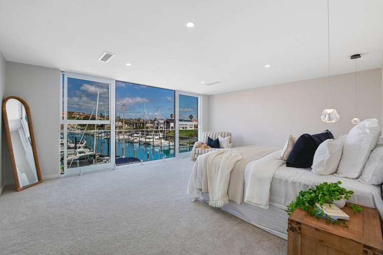 575B Laurie Southwick Parade Gulf Harbour_32