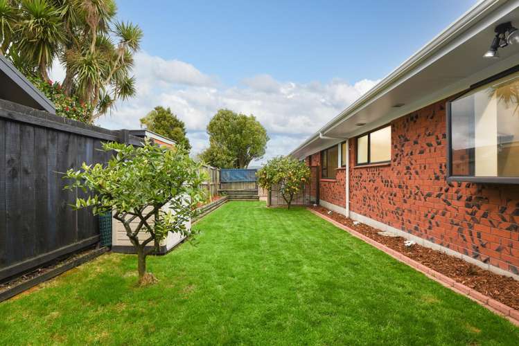 5 Gwendoline Street Glenholme_11