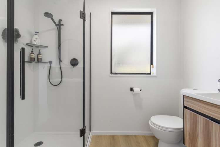 2/63a Colwill Road Massey_16