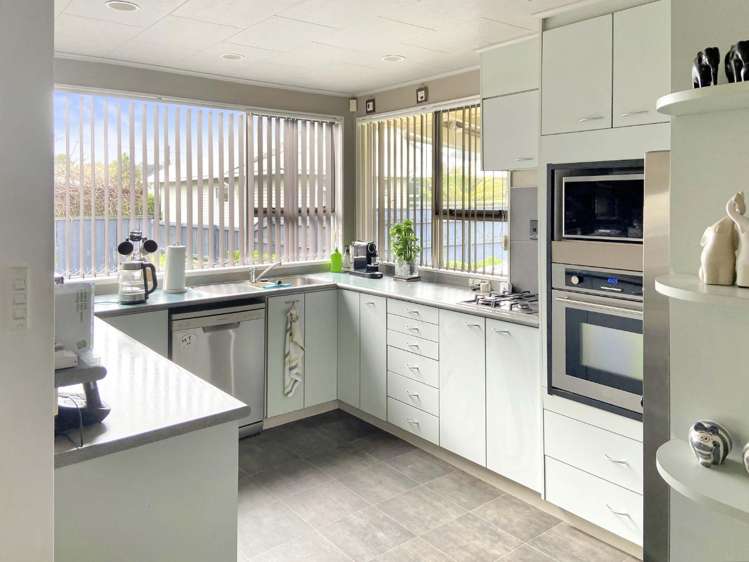 9 Totara Park Road Clouston Park_1