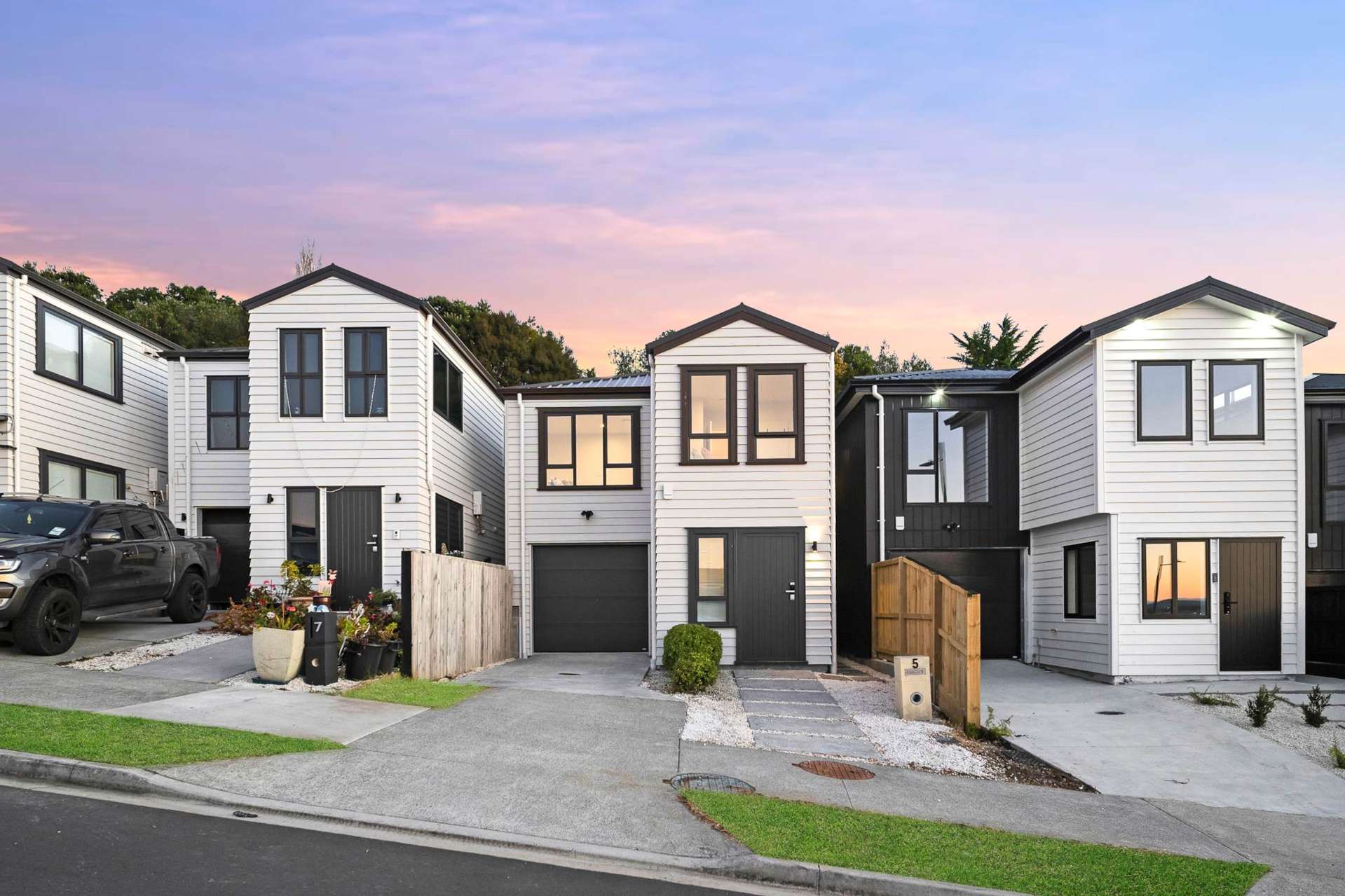 5 Puhakehake Place Flat Bush_0
