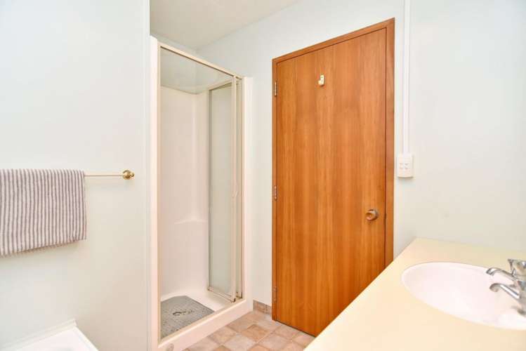 300 Lake Terrace Road Shirley_10