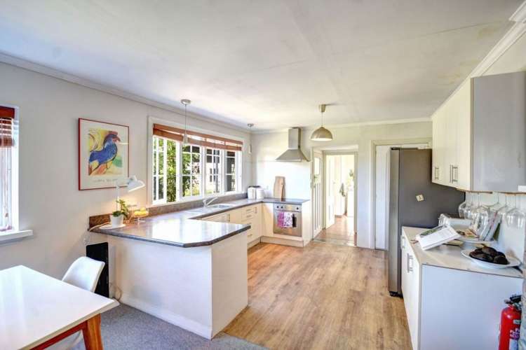 1215 Centre Road Henley_8