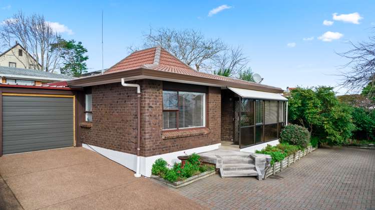 2/41 Highland Park Drive Highland Park_16