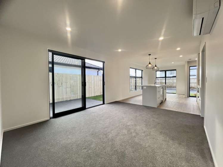 1 Oakvale Lane 1447_4