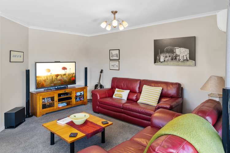 2 Heritage Crescent Richmond_9