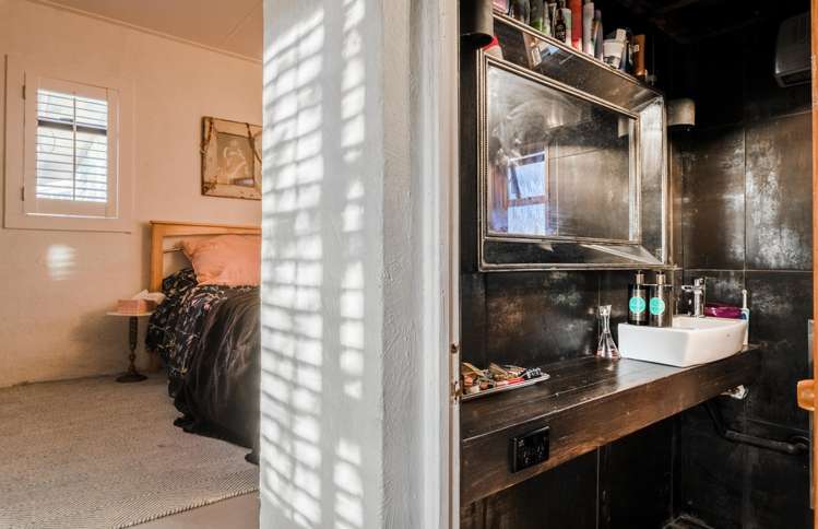 58 Kauri Point Road Laingholm_14