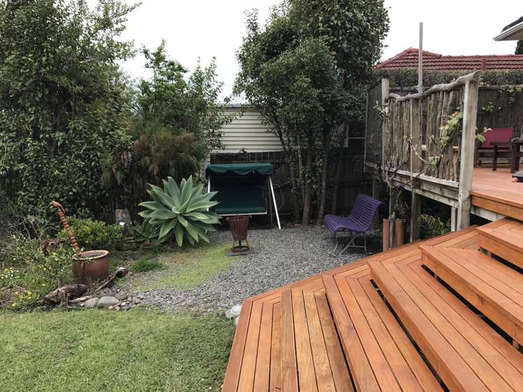 46 Fairmount Road Titirangi_16