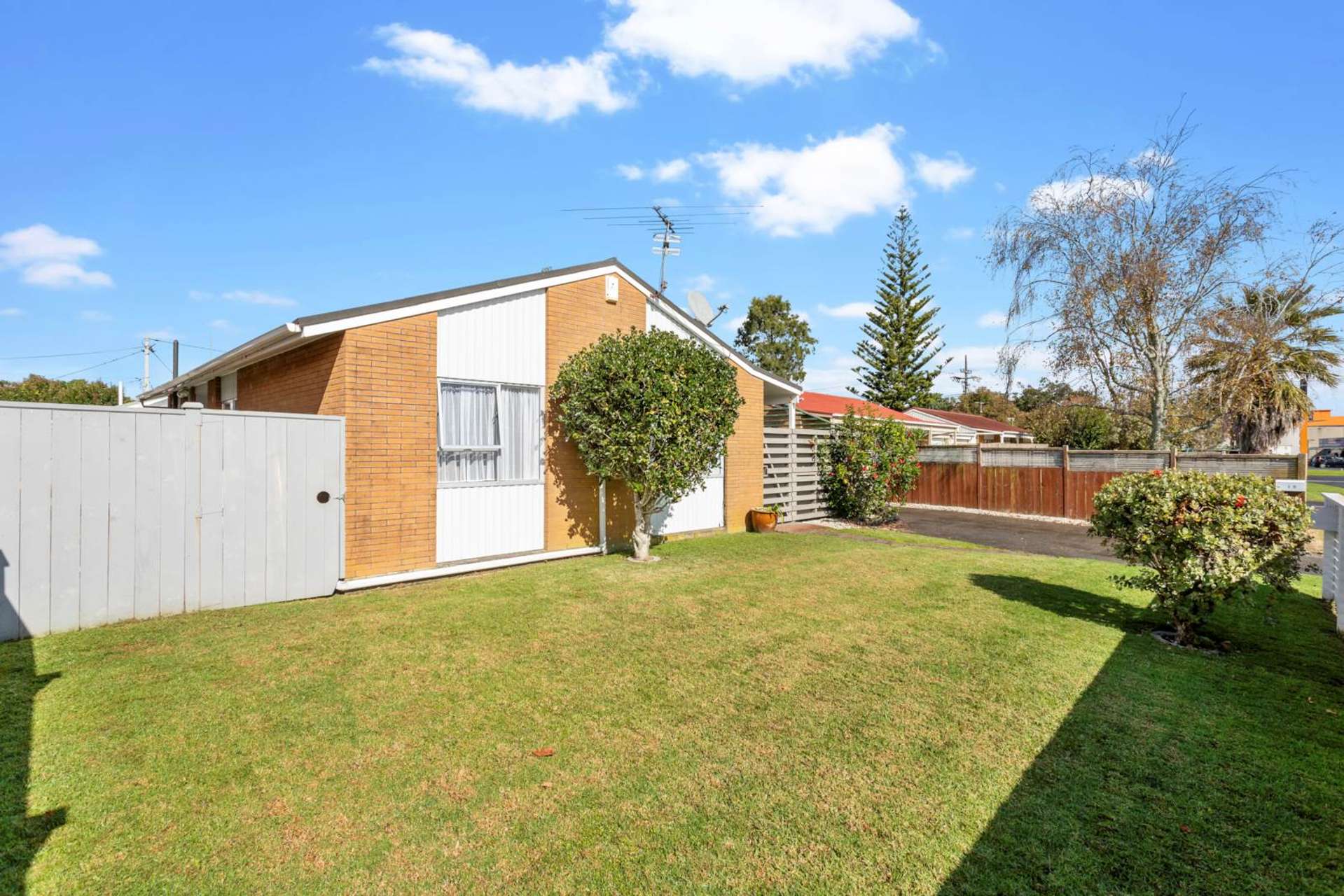 3/1 Frank Evans Place Henderson_0