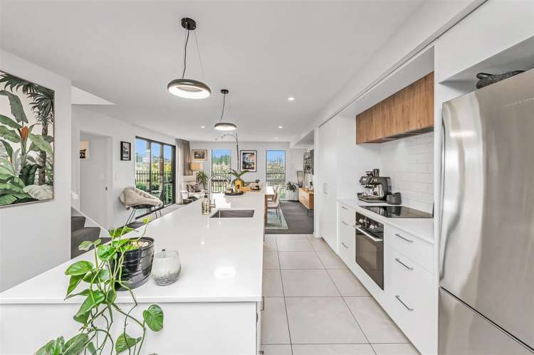 140 Metehau Street_5