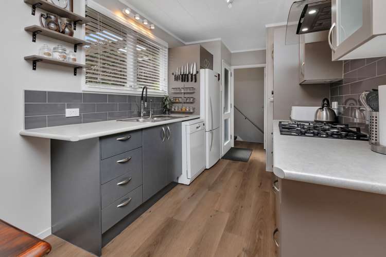 40 Memorial Drive Parahaki_6