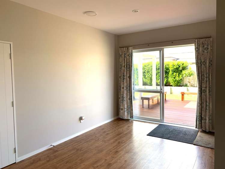 64 Hughs Way Flat Bush_2