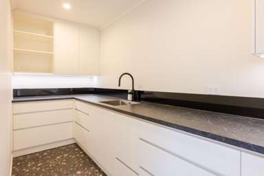 8 Holyrood Terrace_3