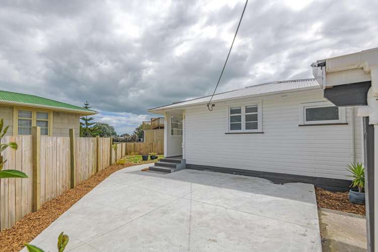 12A Roore Street Foxton Beach_13