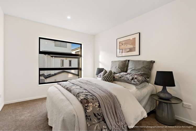 12A Holland Avenue Point England_10