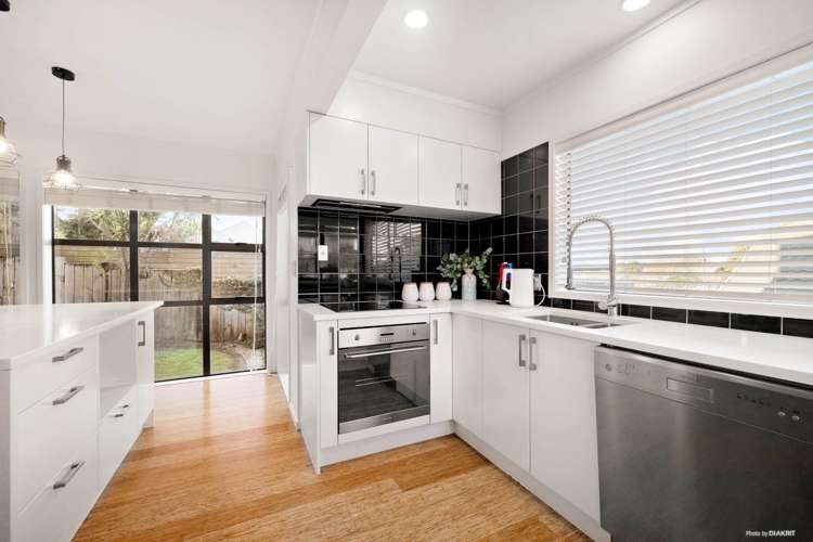 2/11 Nile Road Milford_6