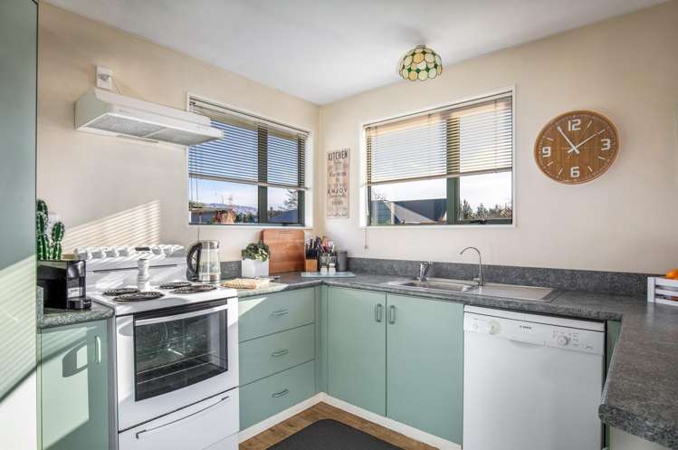 4 Spruce Close_4