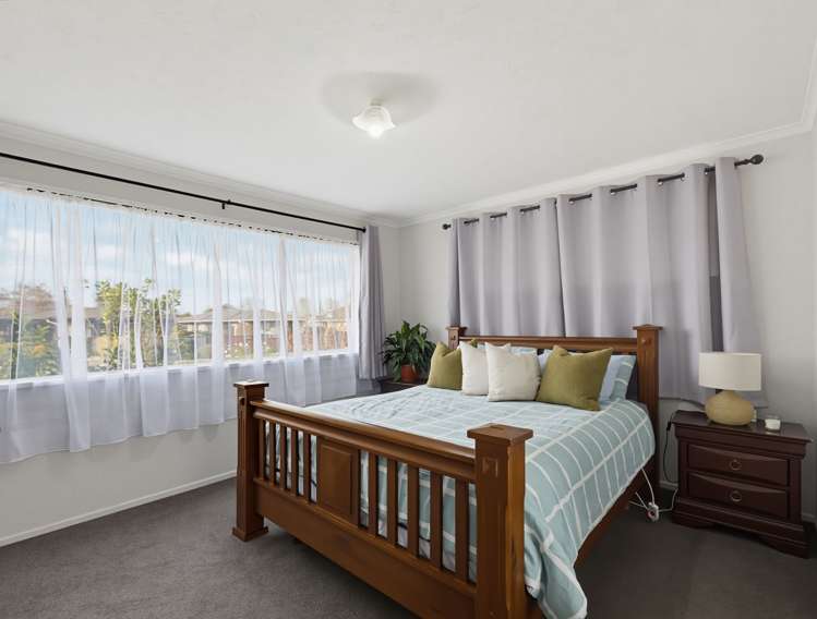 2 Regency Crescent Redwood_9