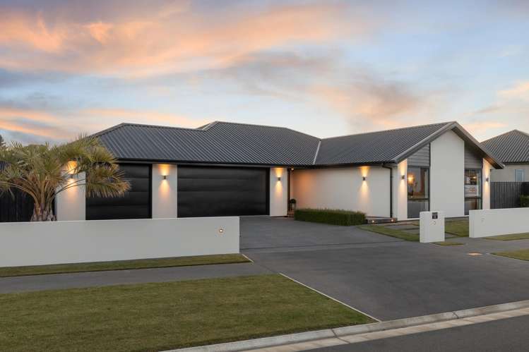 56 Carnaveron Drive_2